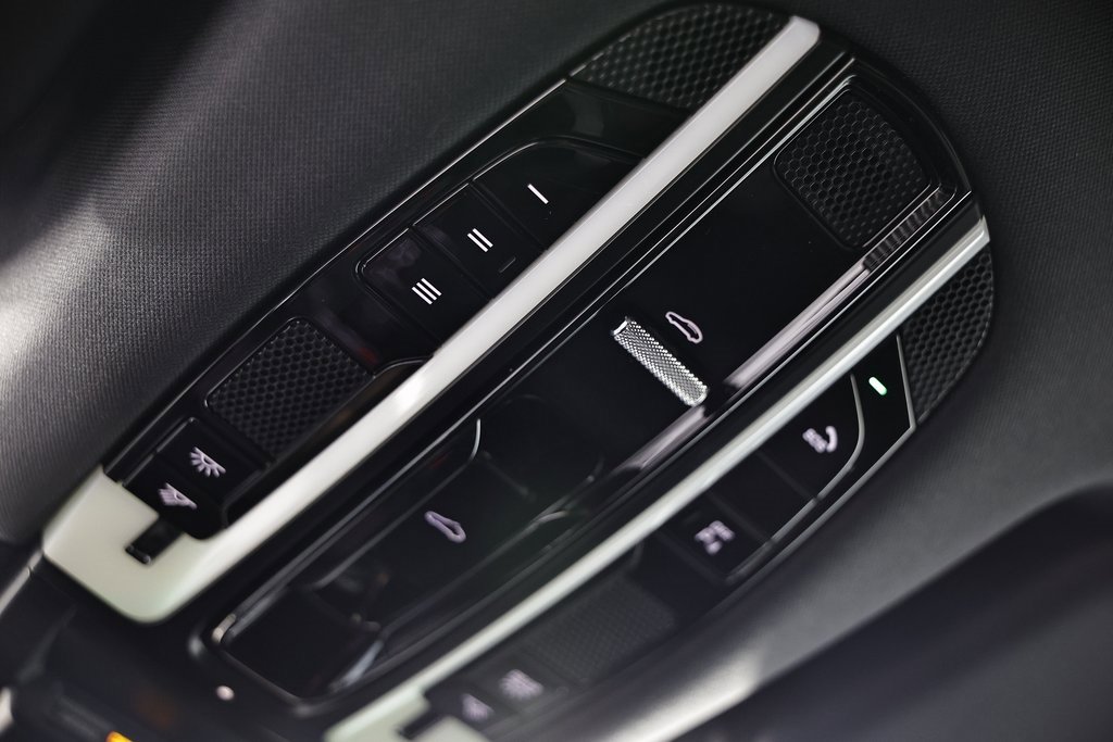 Certified 2020 Porsche Cayenne image 40