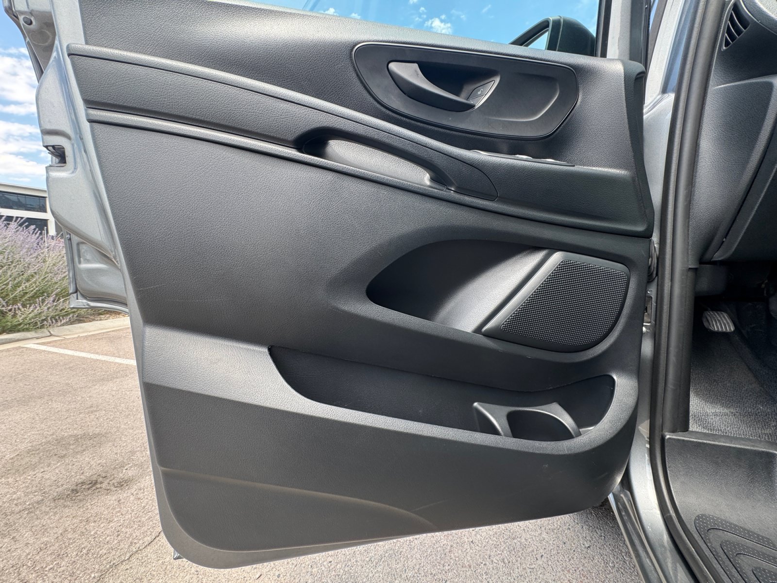 Used 2023 Mercedes-Benz Metris Passenger image 31