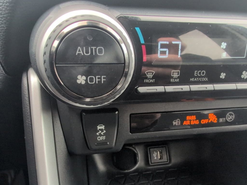 Used 2023 Toyota RAV4 XLE image 16