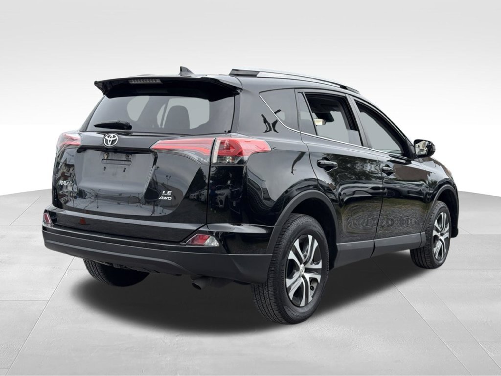 Used 2018 Toyota RAV4 LE w/ All Weather Liner Package AWD/4WD image 7
