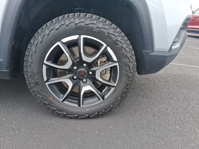 Used 2025 Jeep Compass Trailhawk AWD/4WD image 5