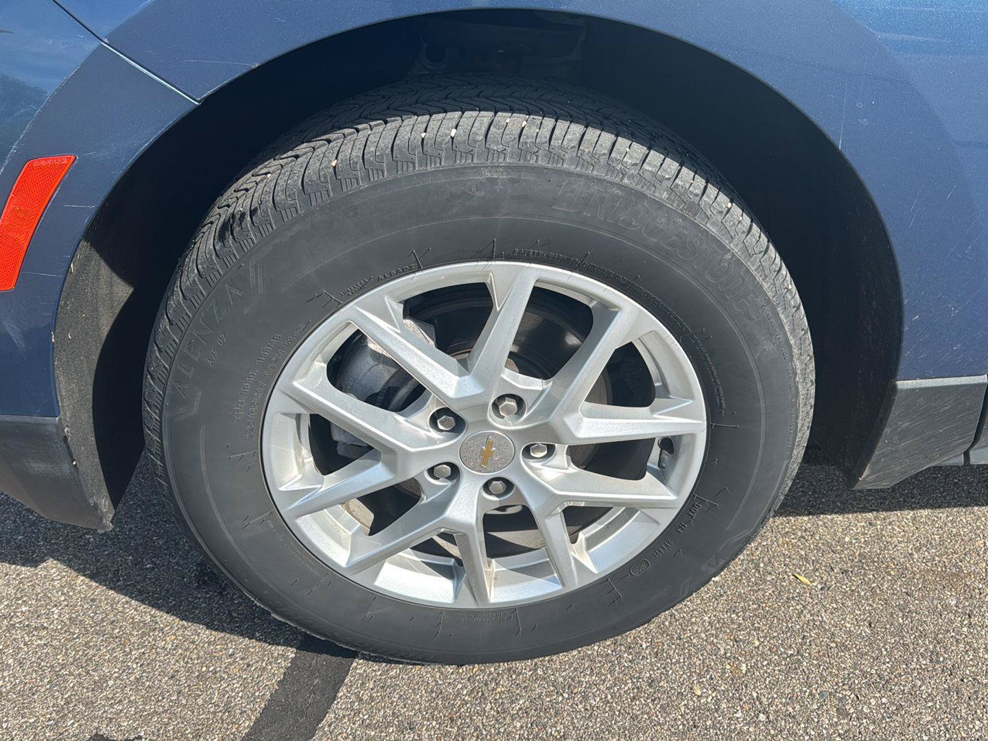 Used 2024 Chevrolet Equinox LT AWD/4WD image 9