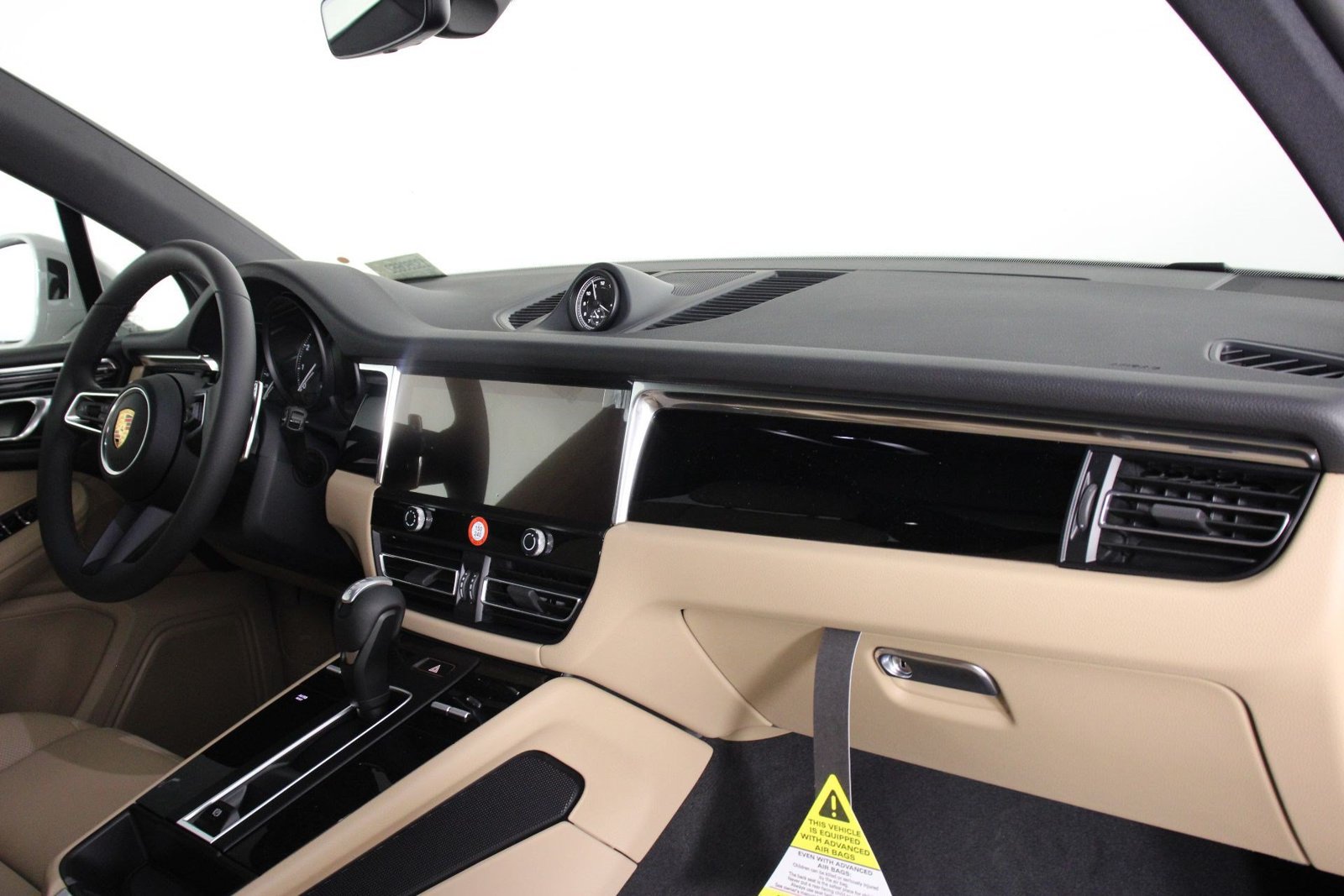New 2026 Porsche Macan AWD/4WD image 15