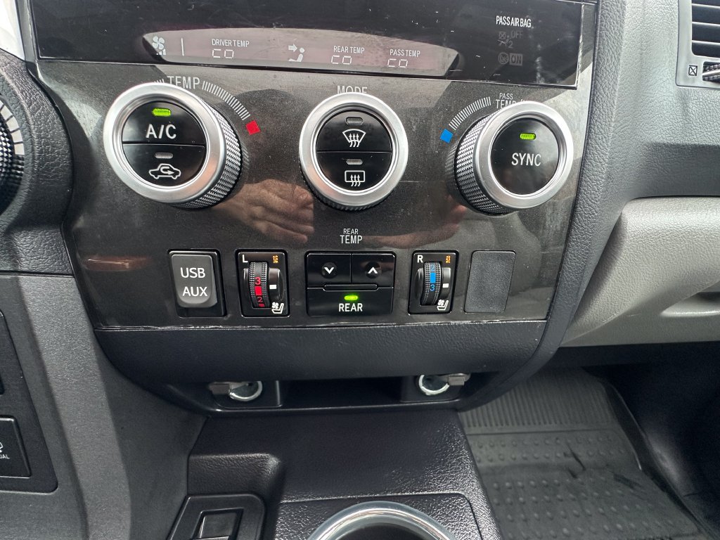 Used 2019 Toyota Sequoia Platinum AWD/4WD image 18