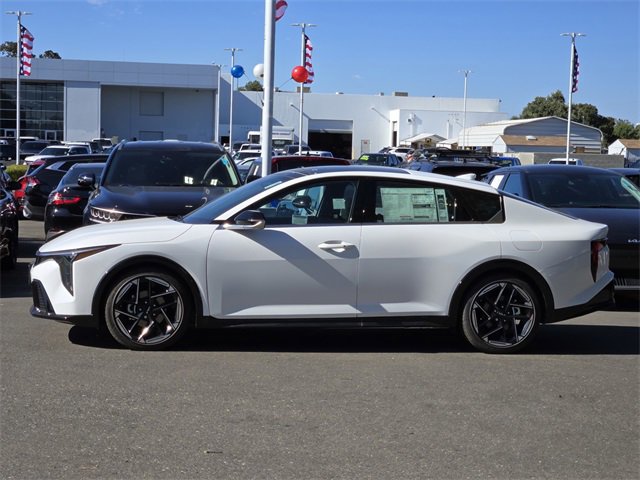 New 2025 Kia K4 GT-Line image 8