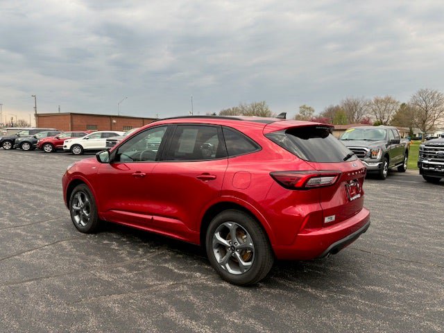 Used 2024 Ford Escape ST-Line w/ Tech Pack #1 AWD/4WD image 3