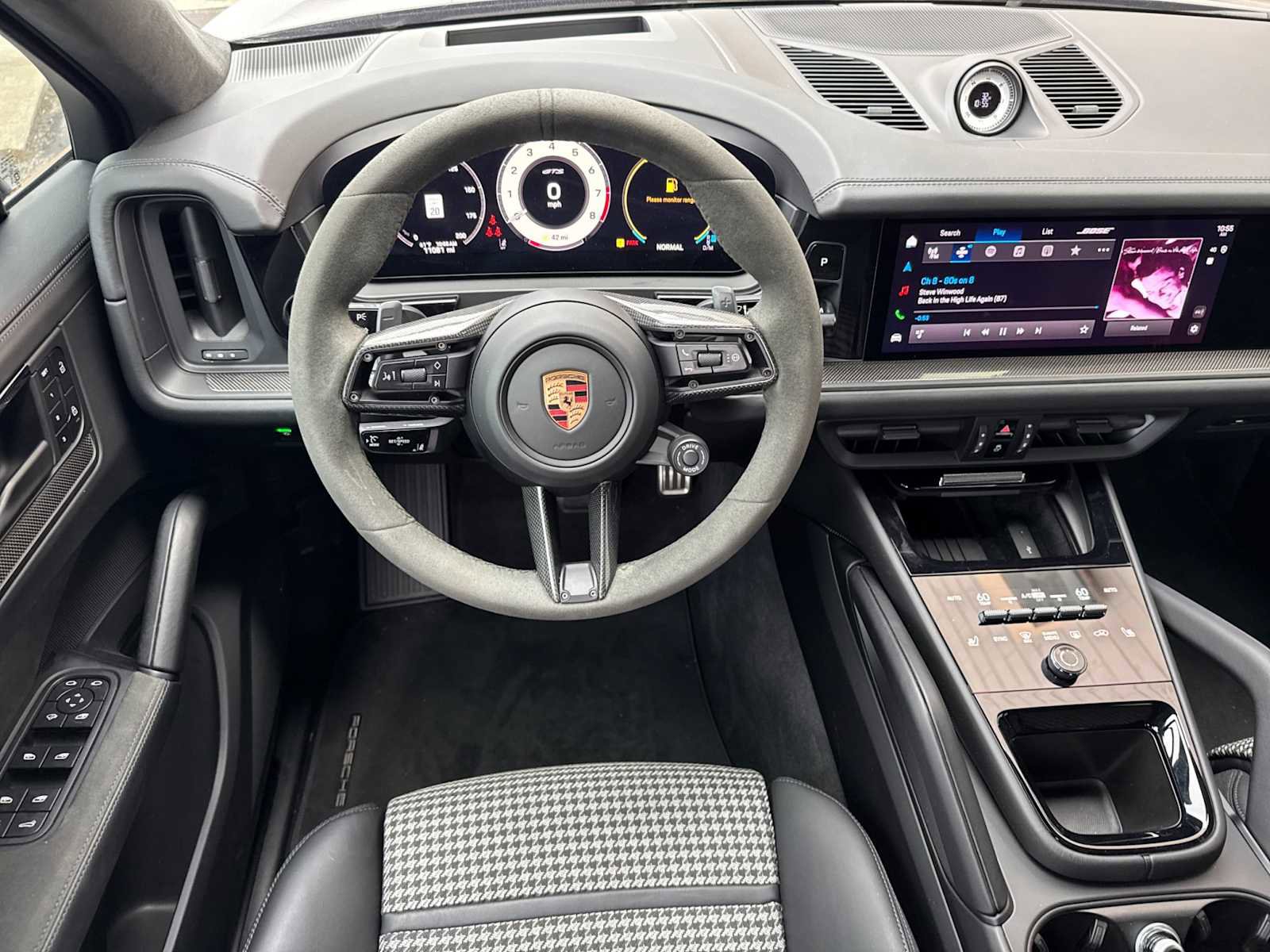 Certified 2025 Porsche Cayenne GTS image 15