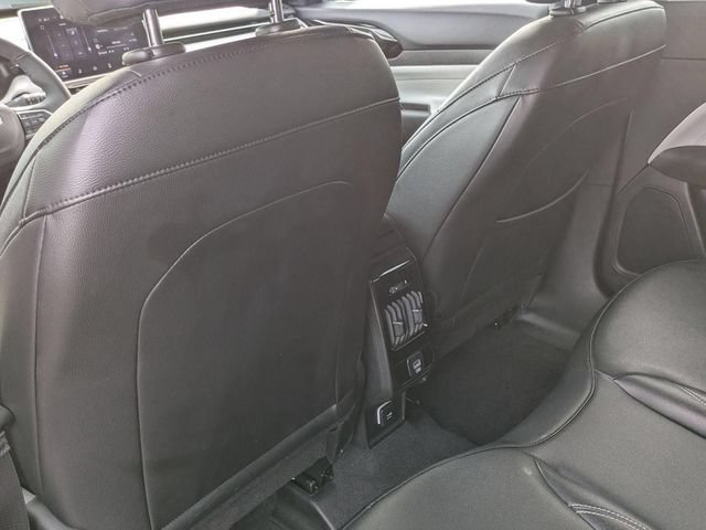 Used 2025 Jeep Compass Limited AWD/4WD image 25