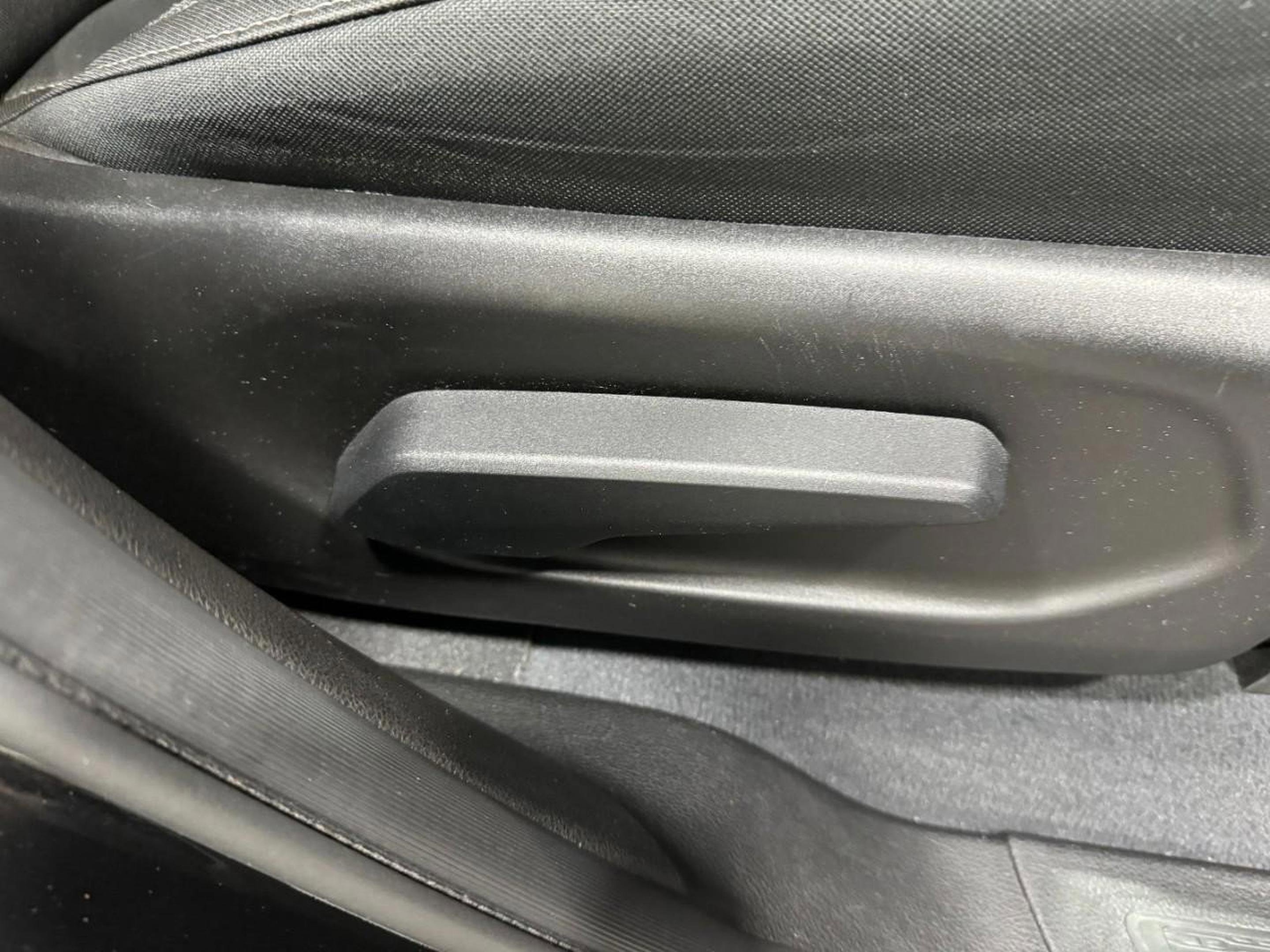 Used 2023 Jeep Grand Cherokee L Laredo image 22