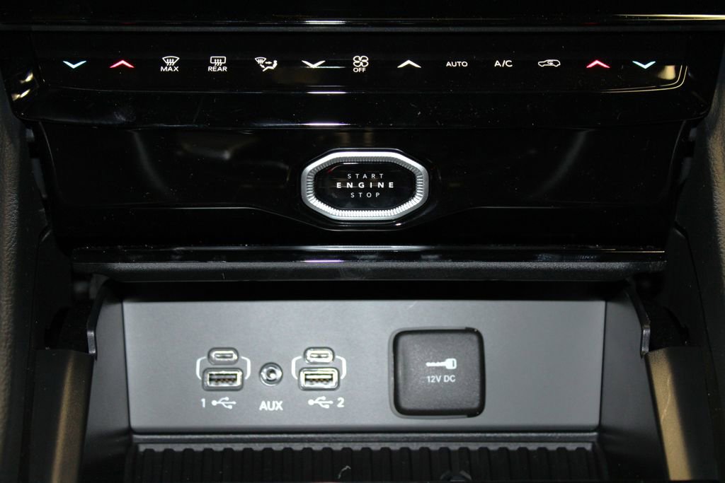 New 2026 Jeep Grand Cherokee Altitude image 21