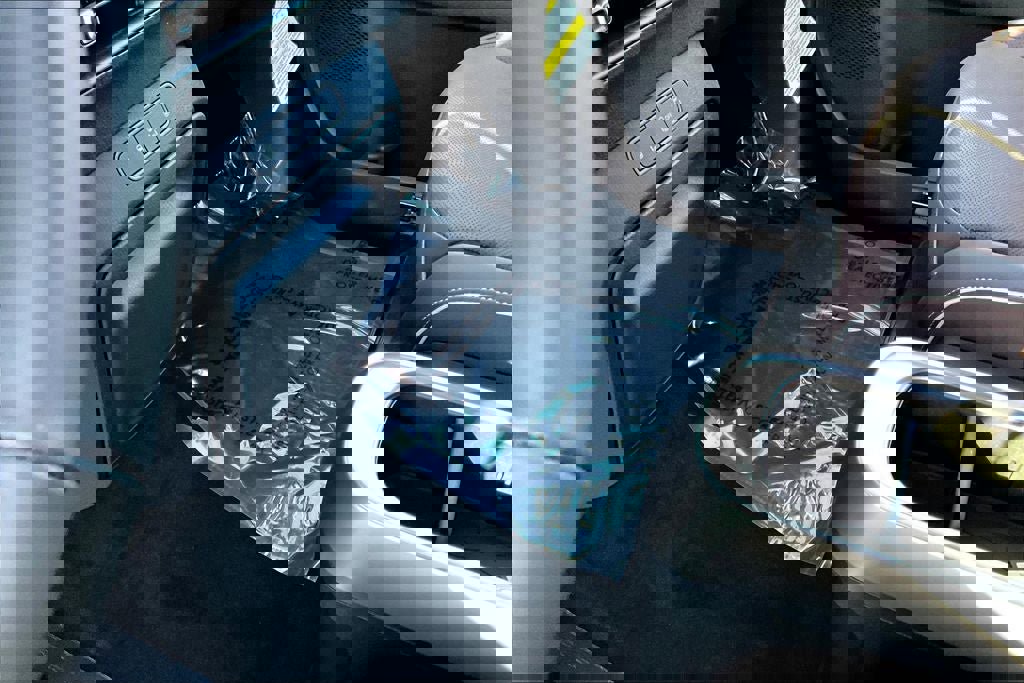 Certified 2025 Volkswagen ID. Buzz Pro S image 17