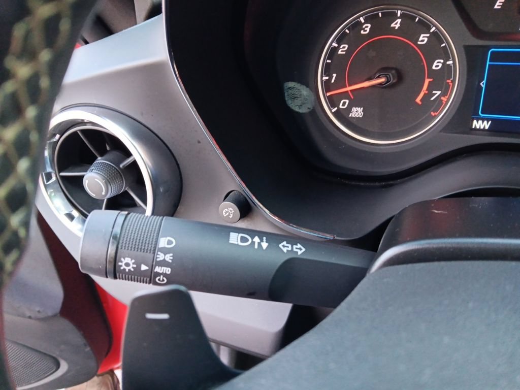 Used 2021 Chevrolet Camaro LT RWD image 15