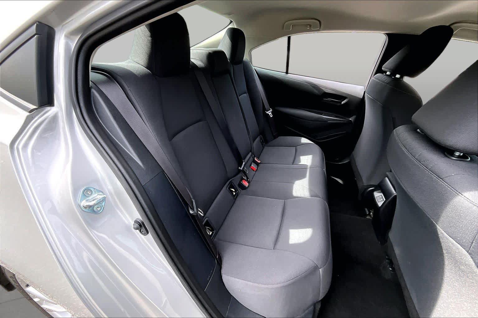 Used 2025 Toyota Corolla LE w/ LE Premium Package FWD image 20