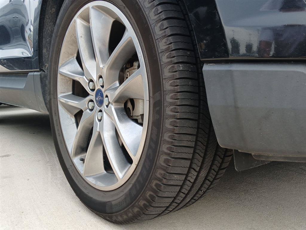 Used 2015 Ford Edge Titanium w/ Equipment Group 301A FWD image 6
