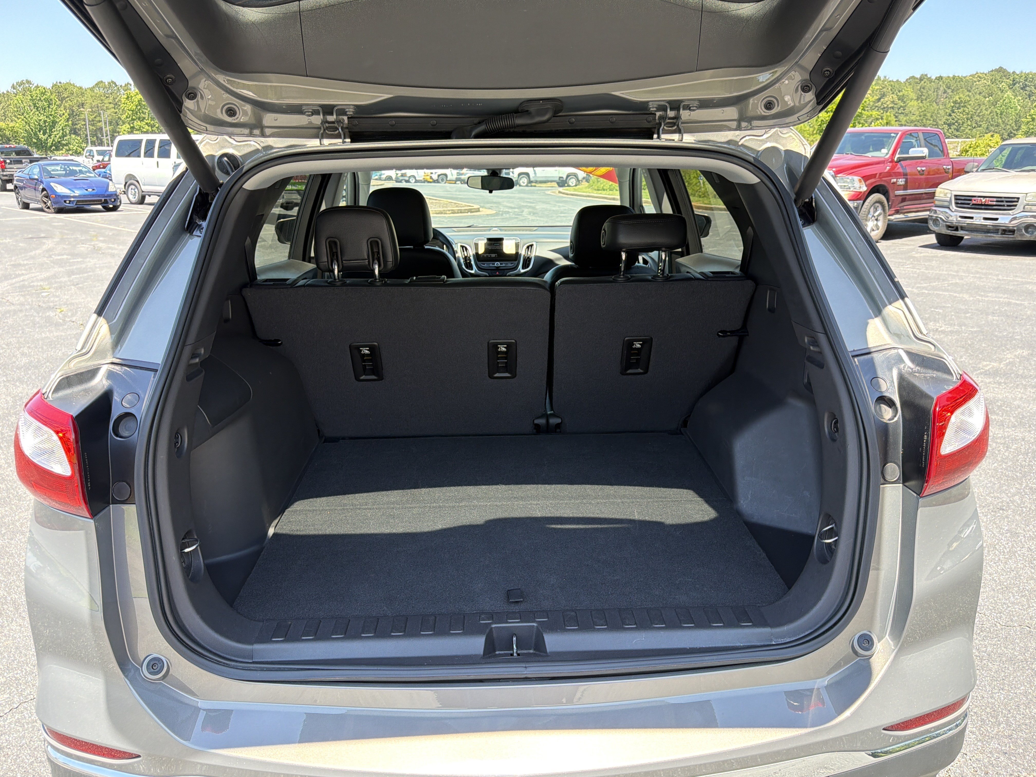 Used 2018 Chevrolet Equinox LT FWD image 18