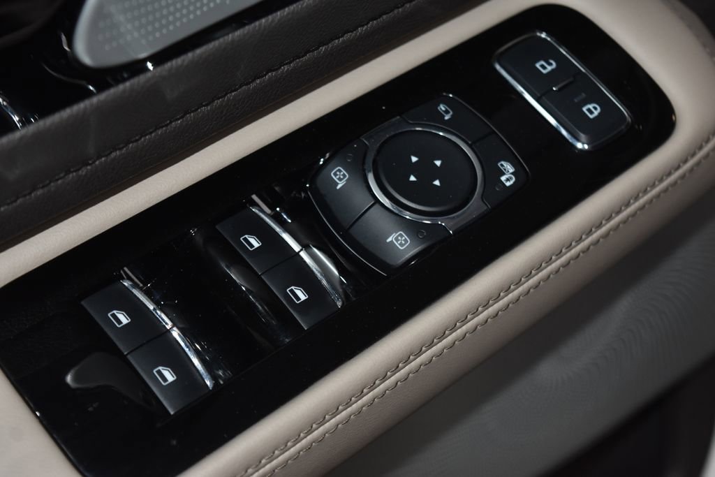 Used 2023 Lincoln Aviator Reserve w/ Equipment Group 201A image 6