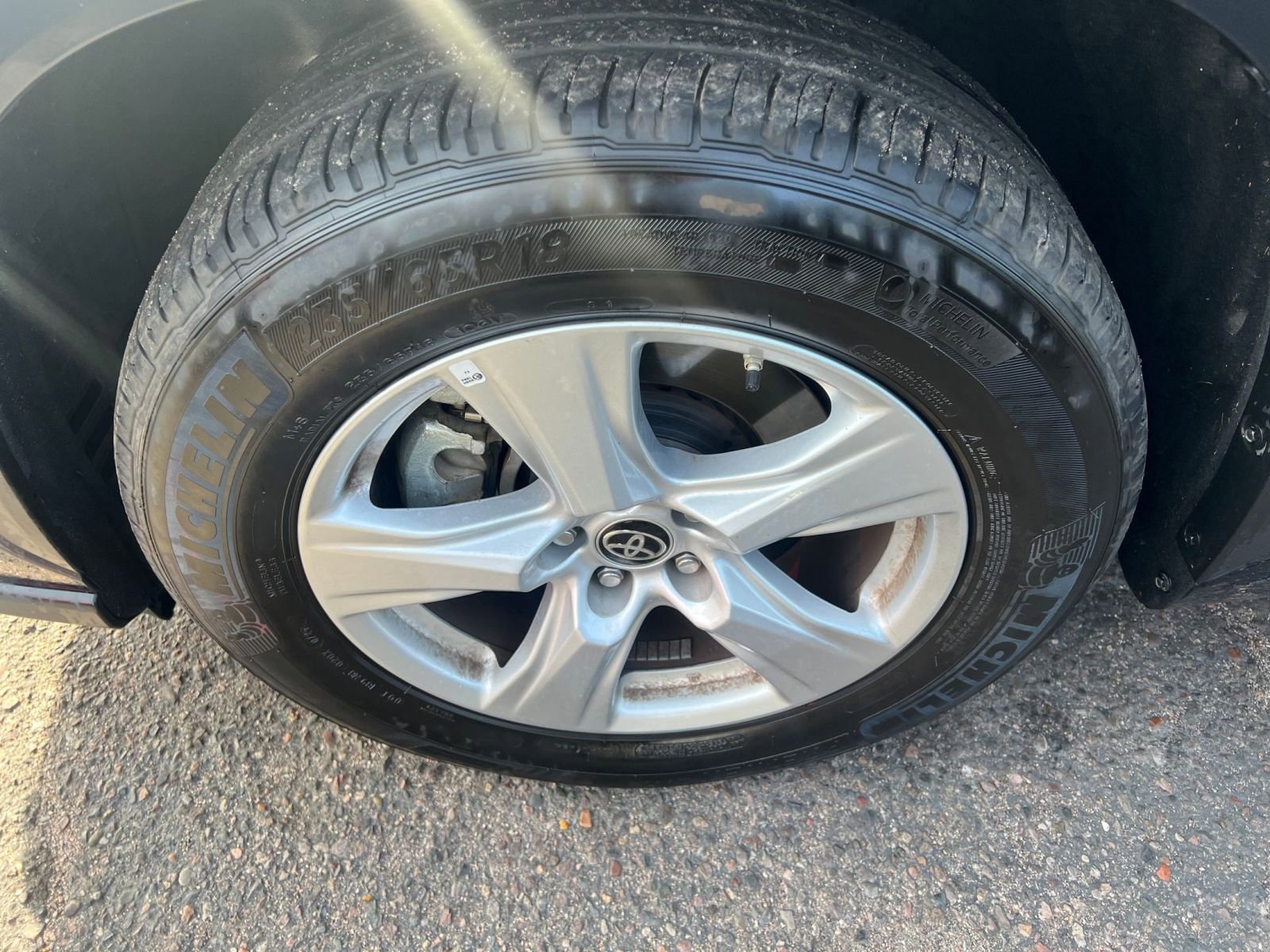 Used 2025 Toyota Highlander LE image 32