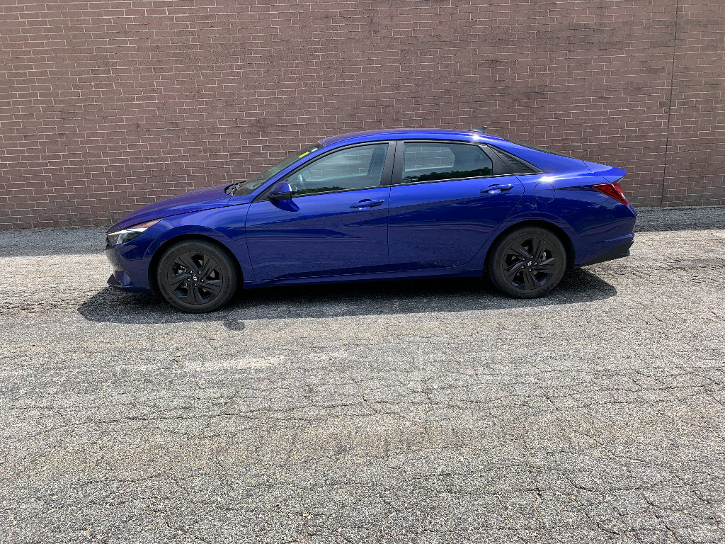 Used 2023 Hyundai Elantra SEL FWD image 3