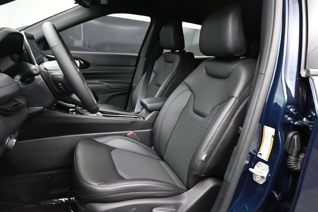 New 2026 Jeep Compass Latitude AWD/4WD image 2