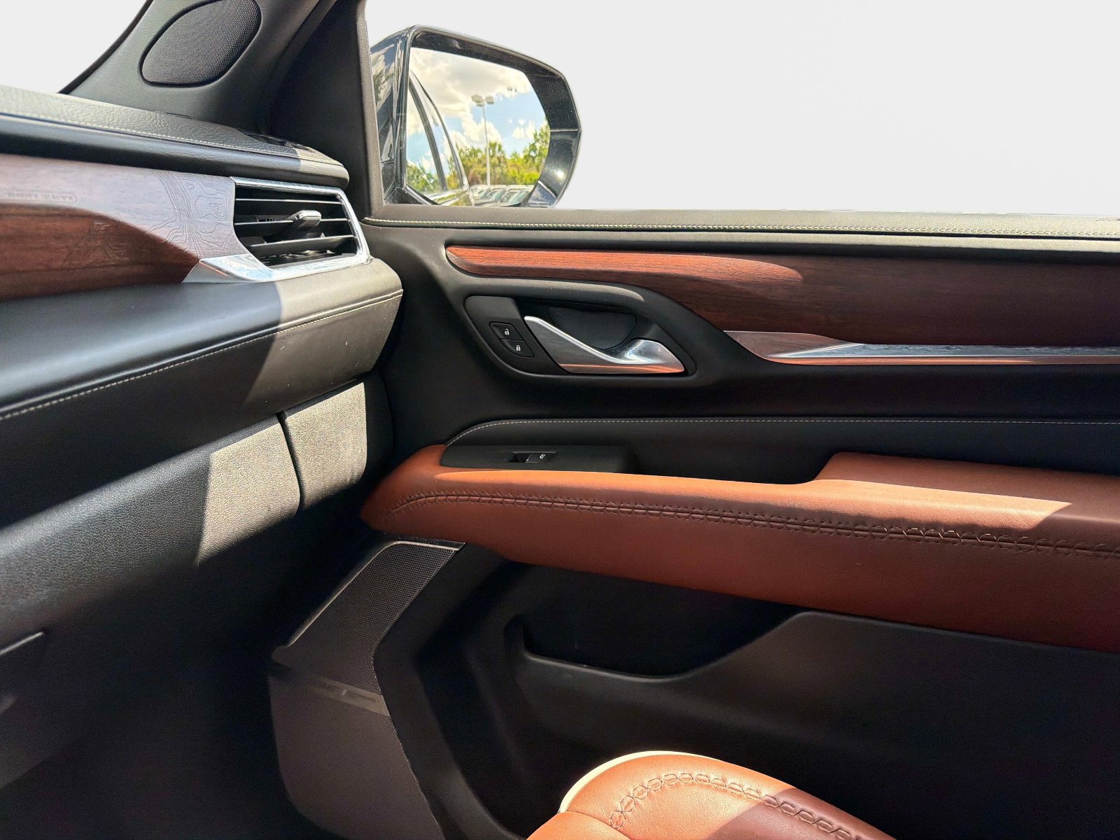 Used 2023 GMC Yukon Denali Ultimate image 22