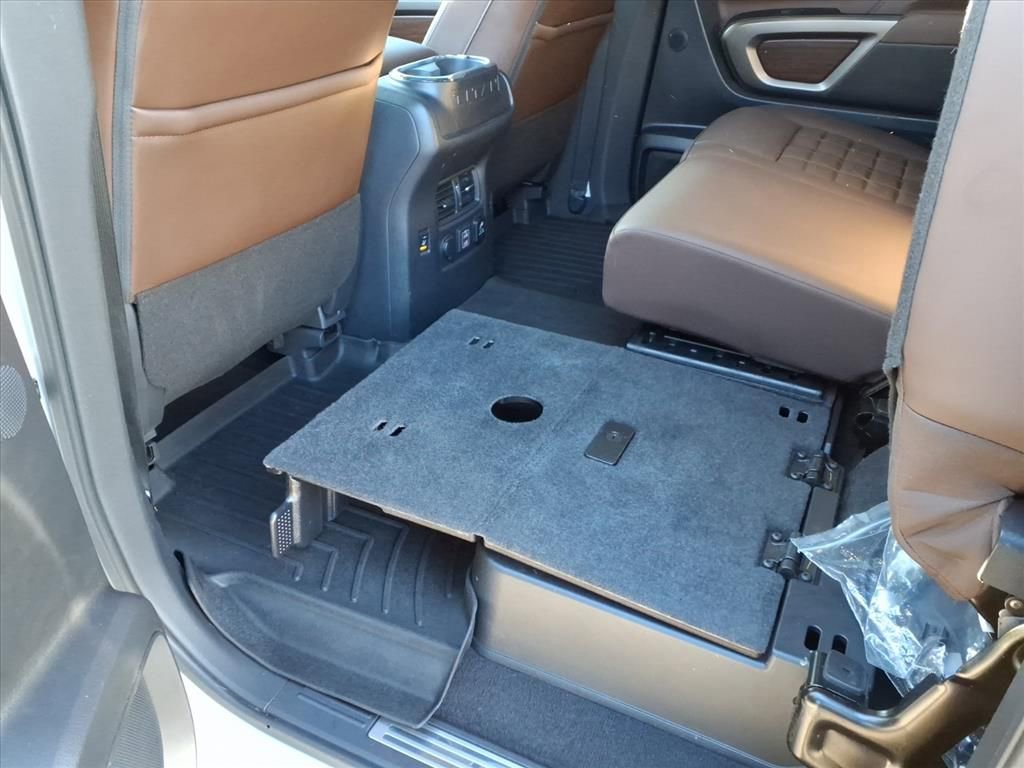 Used 2023 Nissan Titan Platinum Reserve w/ Moonroof Package image 15