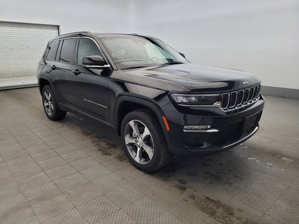 Used 2023 Jeep Grand Cherokee Limited w/ Luxury Tech Group II AWD/4WD image 13