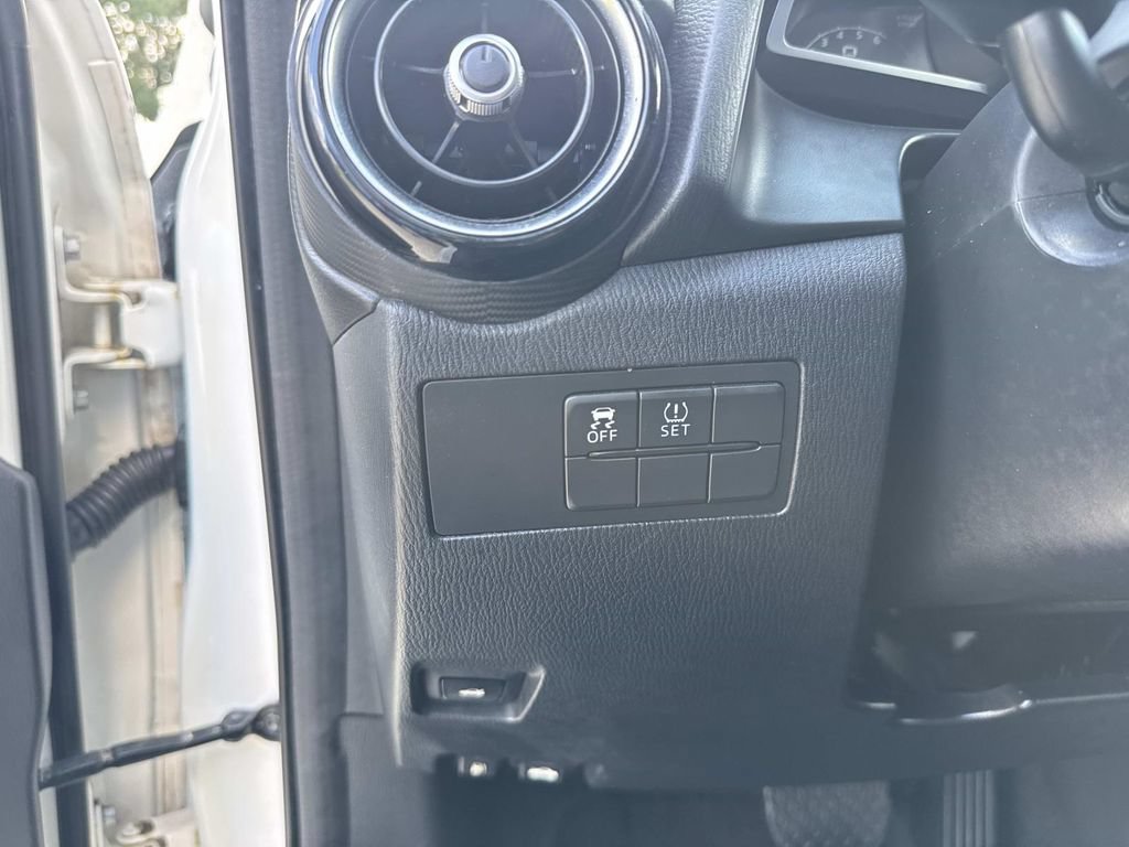 Used 2018 Toyota Yaris iA FWD image 20