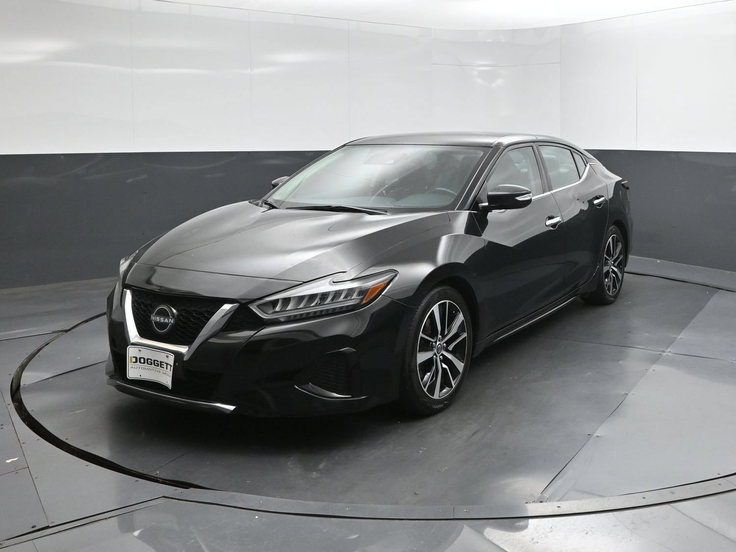 Used 2023 Nissan Maxima SV w/ Floor Mat Group