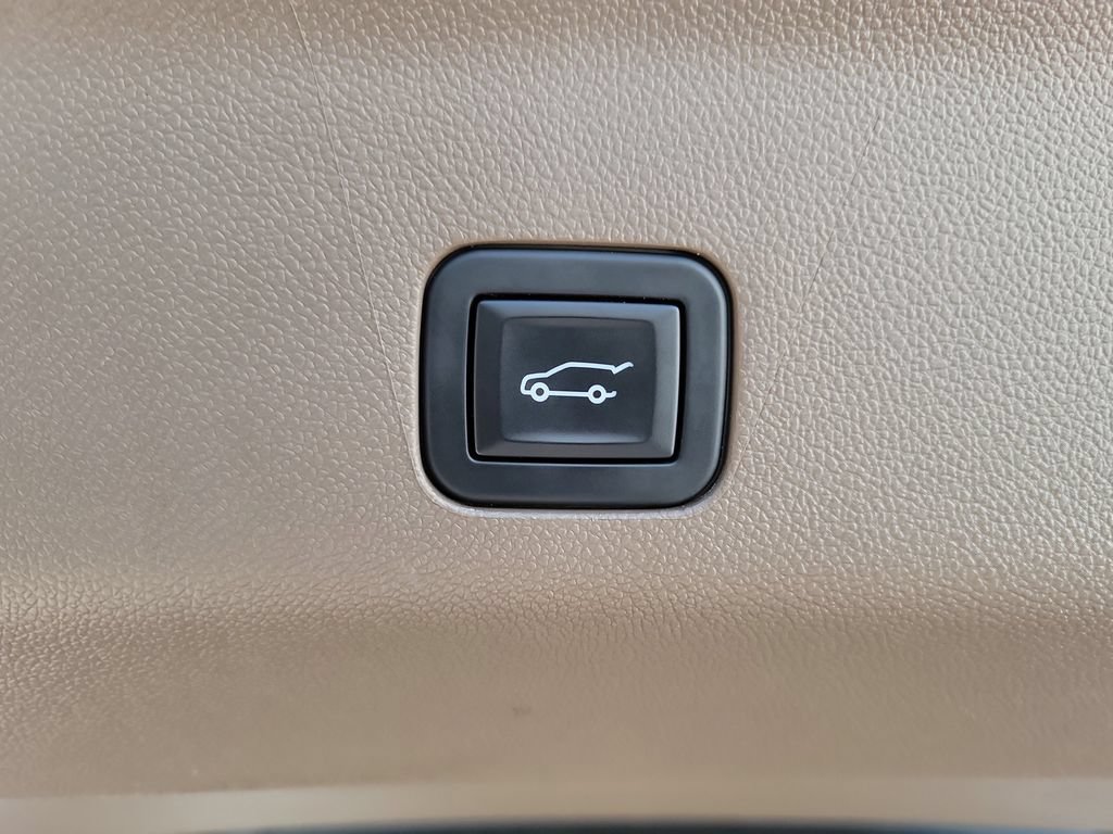 Used 2024 GMC Yukon Denali AWD/4WD image 11