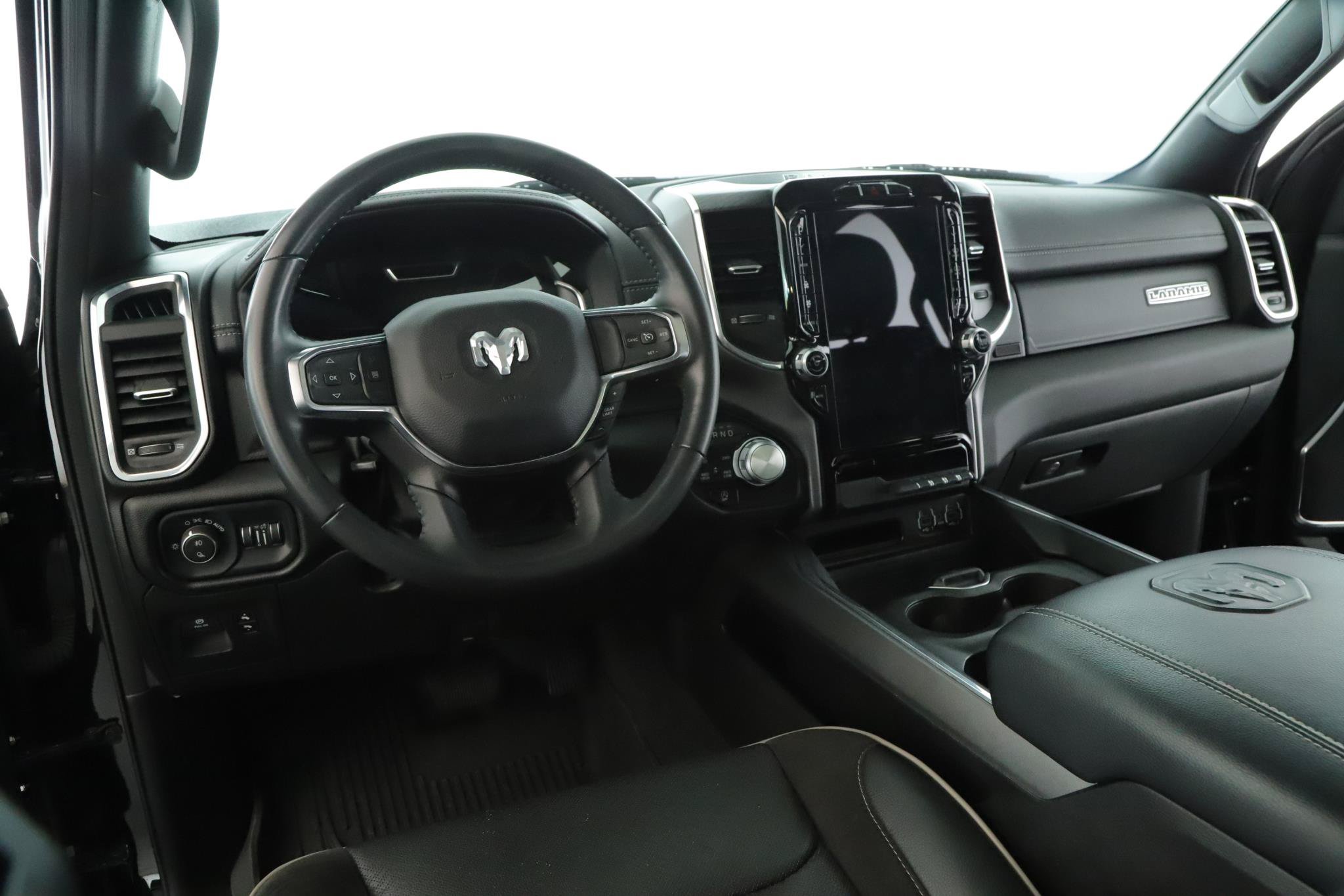 Used 2024 RAM 1500 Laramie AWD/4WD image 2