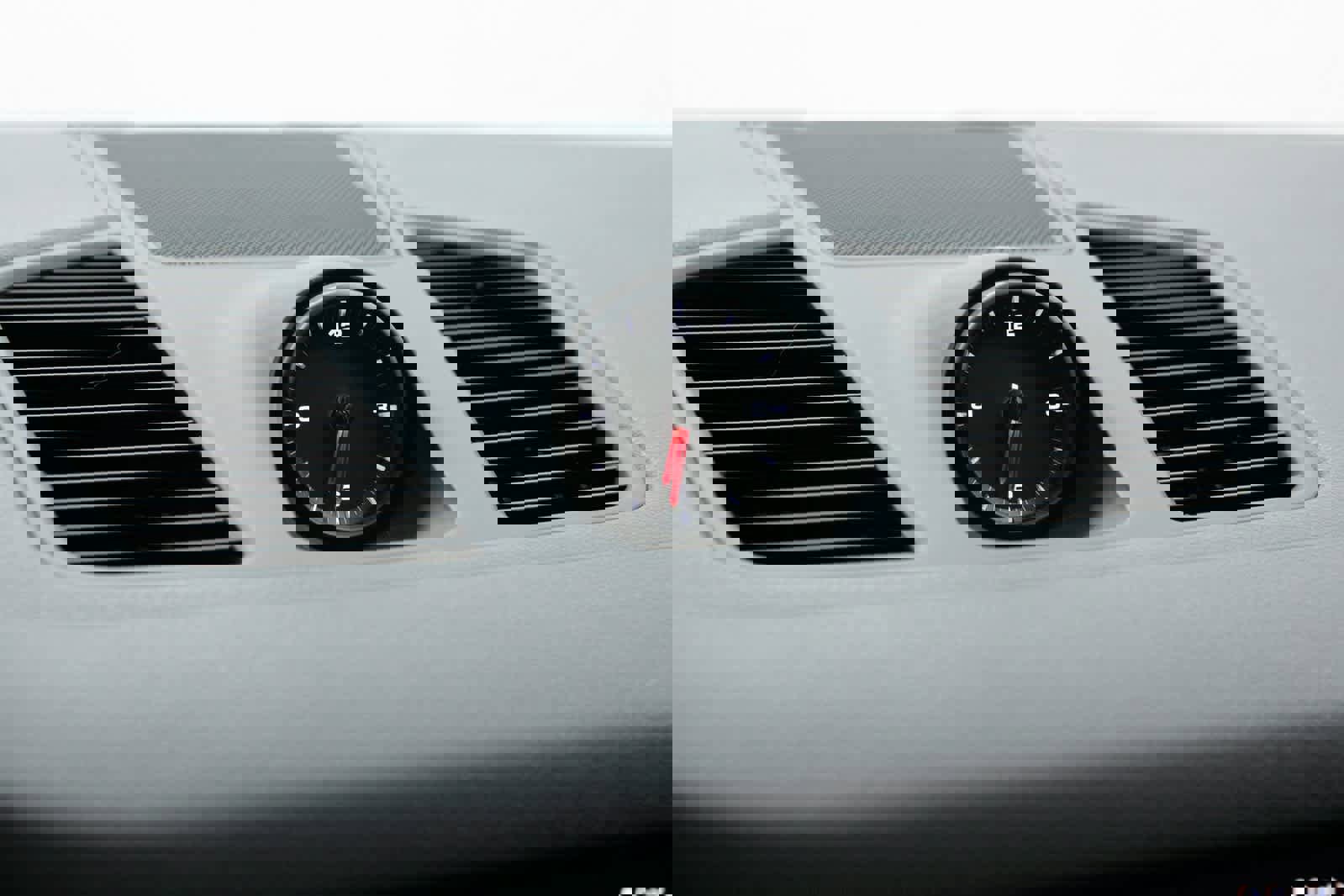 Certified 2023 Porsche Cayenne Platinum Edition w/ Assistance Package image 25