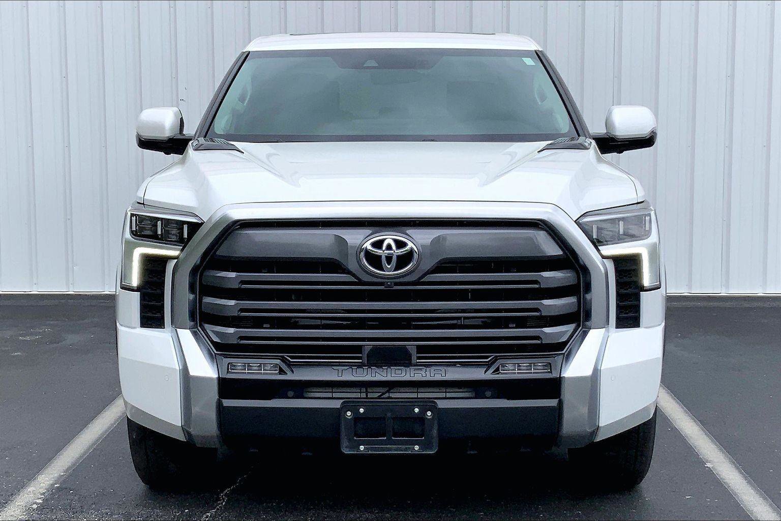 Used 2024 Toyota Tundra Limited AWD/4WD image 3