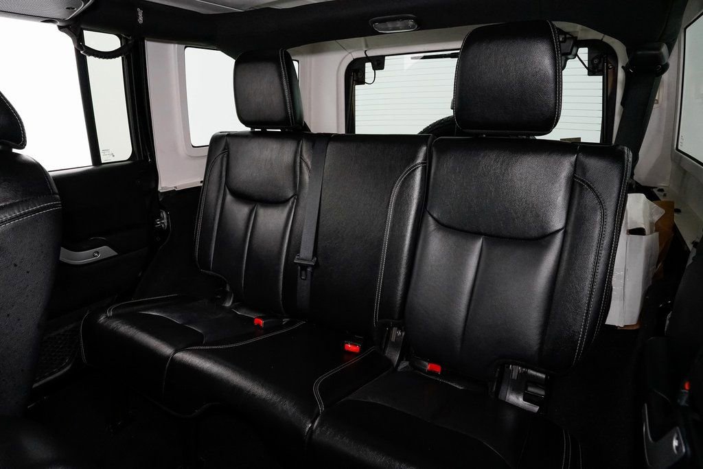 Used 2018 Jeep Wrangler Unlimited Sahara w/ Connectivity Group image 20