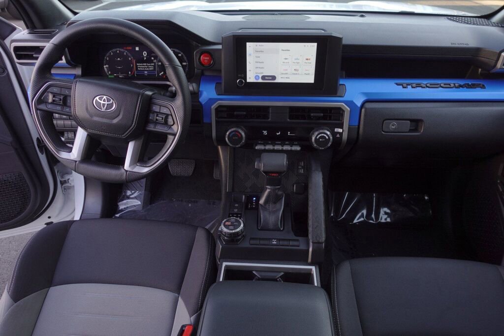 Used 2025 Toyota Tacoma TRD Off-Road image 12