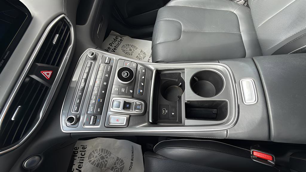 Used 2021 Hyundai Santa Fe Limited image 24