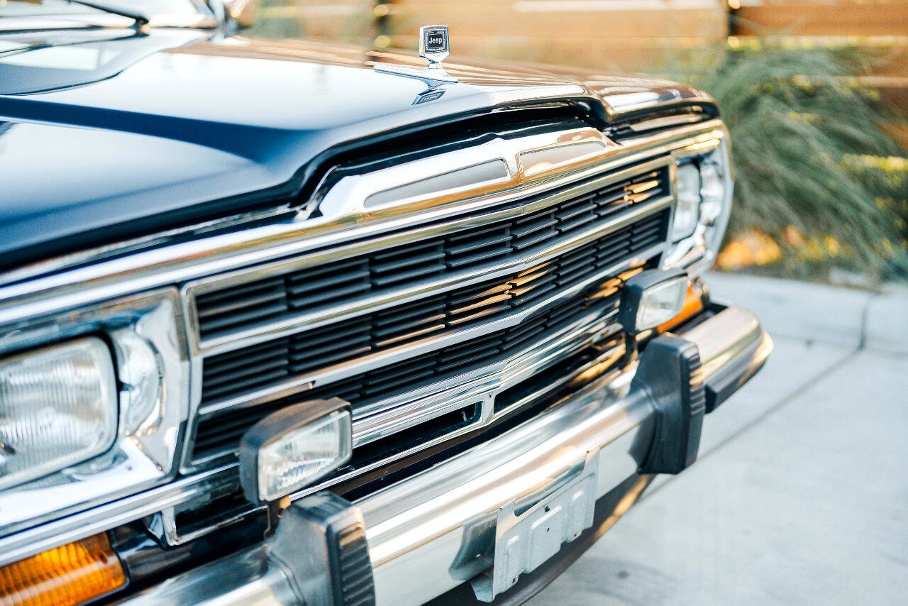 Used 1987 Jeep Grand Wagoneer image 19