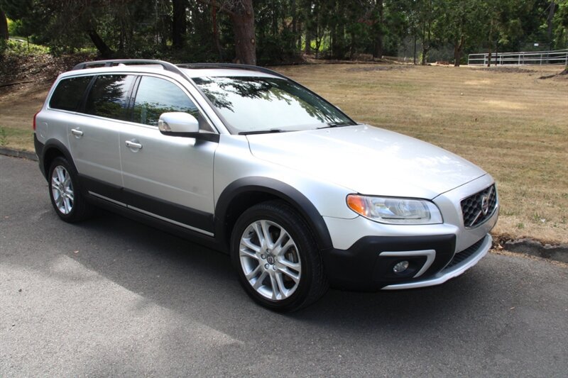 Used 2016 Volvo XC70 T5 Premier w/ Proximity Package AWD/4WD image 2