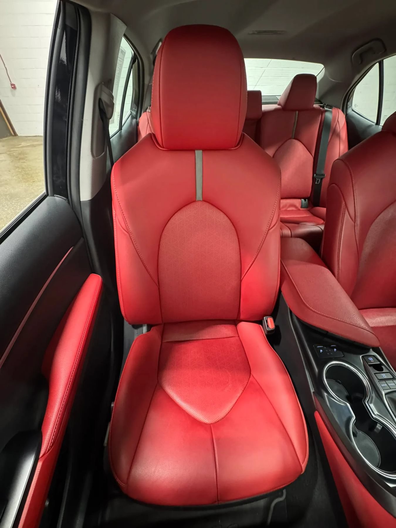Used 2020 Toyota Camry XSE AWD/4WD image 33