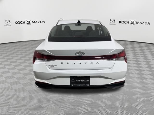 Used 2023 Hyundai Elantra SEL w/ Convenience Package image 7