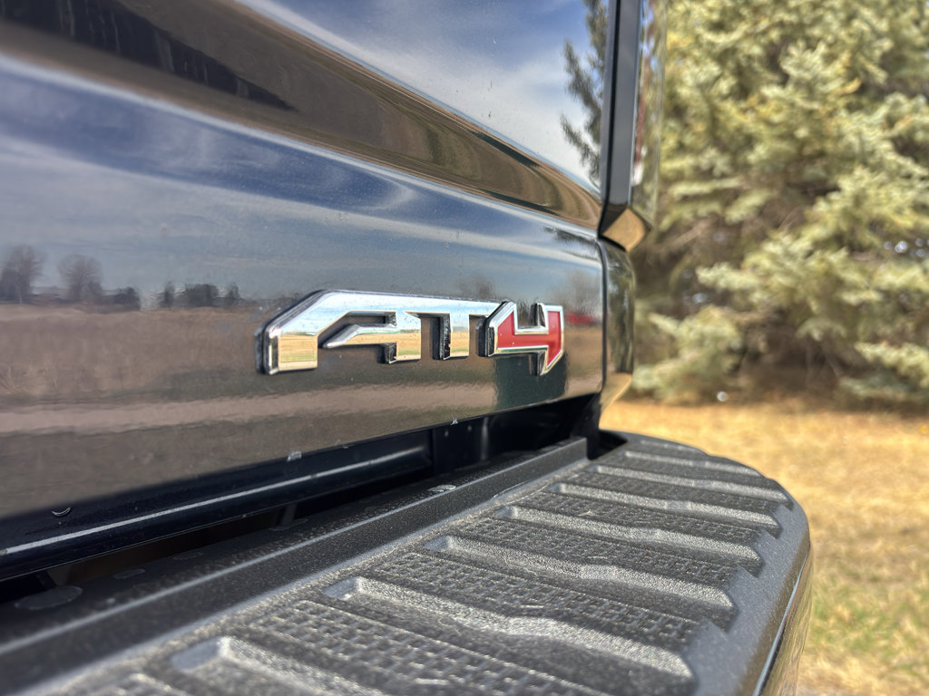 Used 2024 GMC Sierra 3500 AT4 w/ AT4 Preferred Package image 9