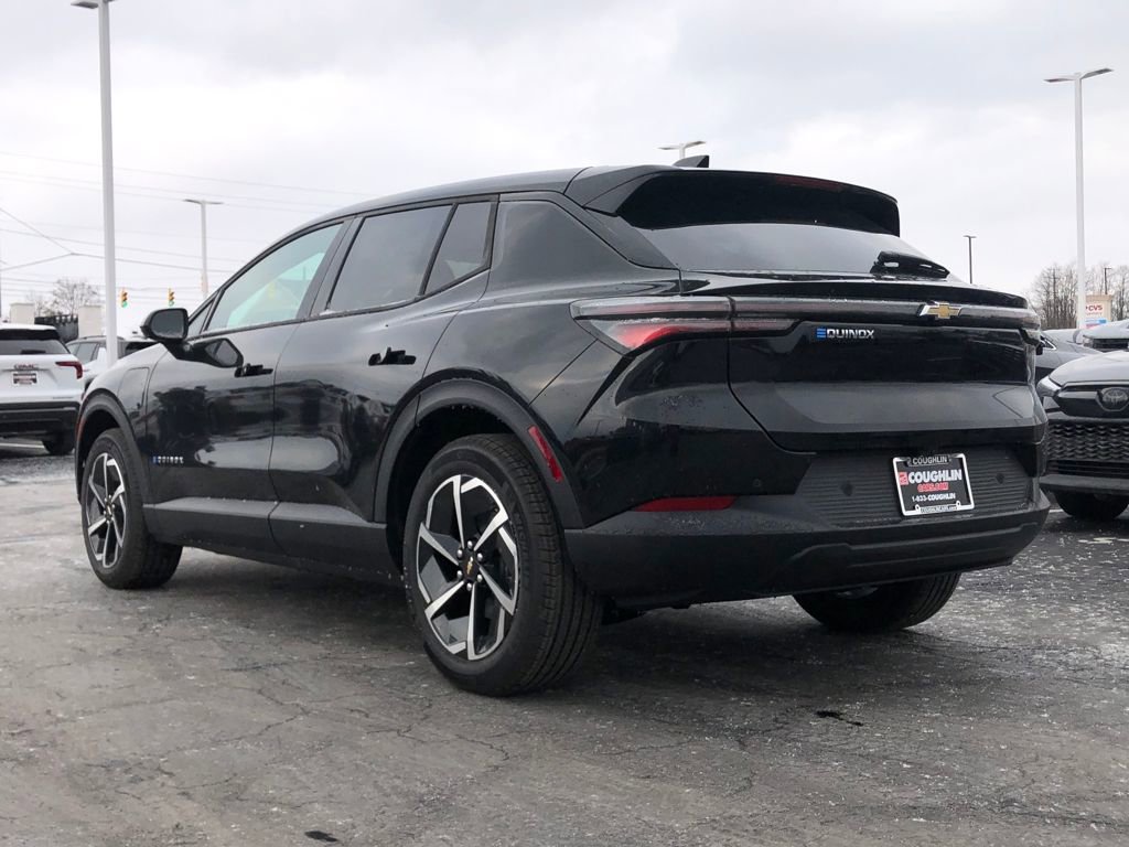 New 2026 Chevrolet Equinox EV LT image 3