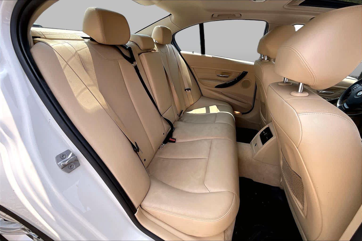 Used 2015 BMW 320i xDrive Sedan AWD/4WD image 19