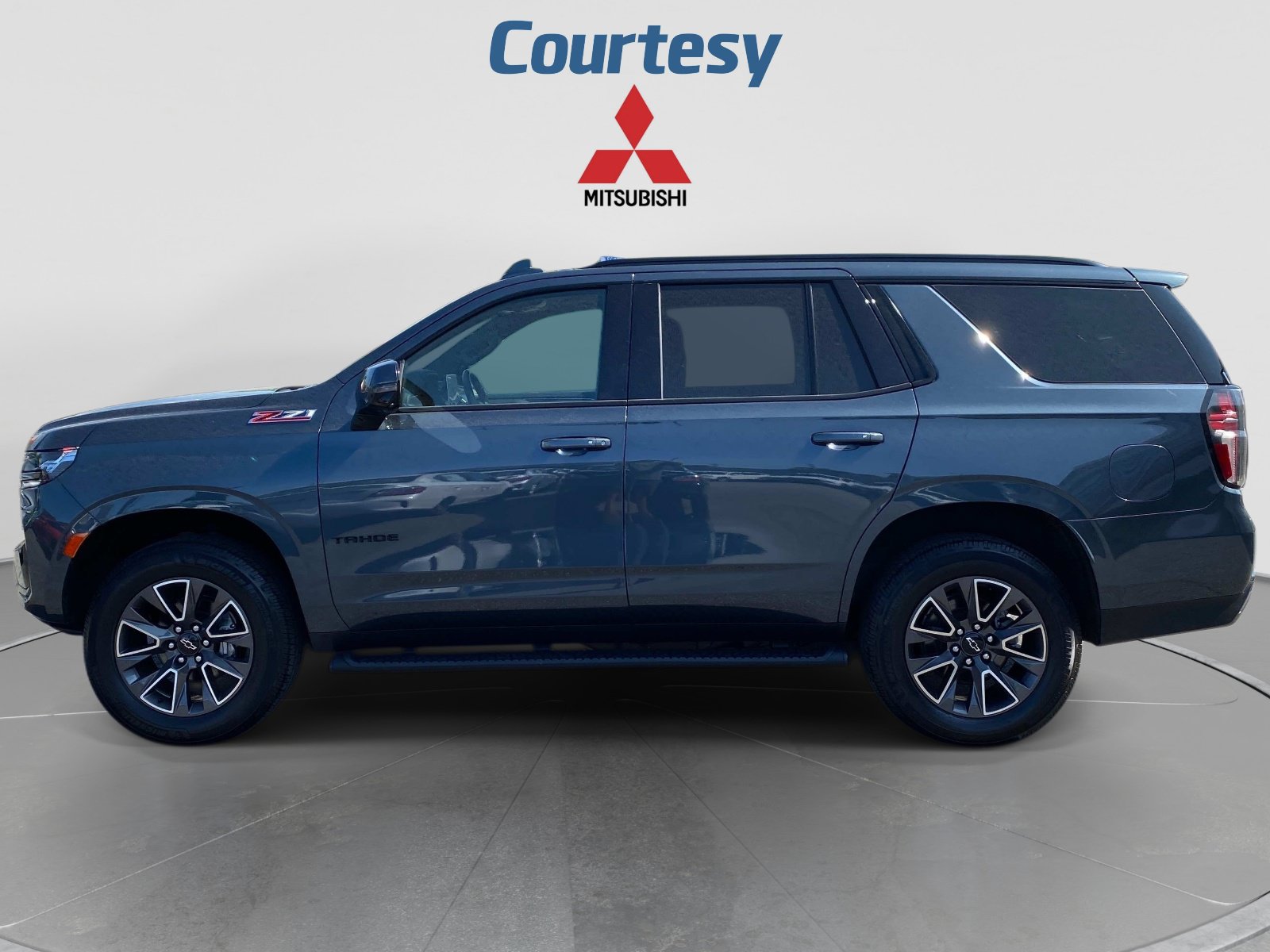 Used 2021 Chevrolet Tahoe Z71 w/ Z71 Signature Package AWD/4WD image 2