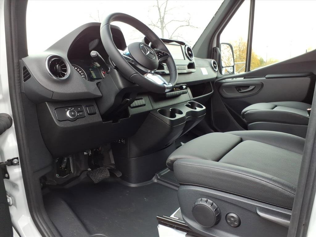 New 2025 Mercedes-Benz Sprinter 2500 image 10