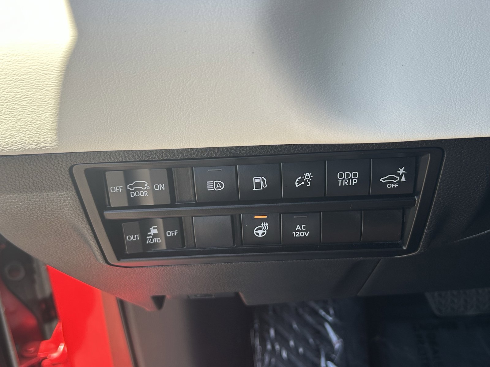 Used 2023 Toyota Sequoia Capstone AWD/4WD image 32