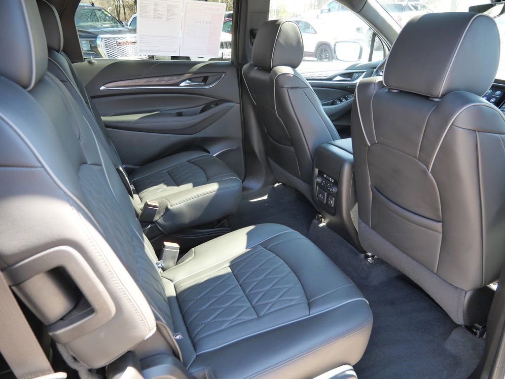 Used 2024 Buick Enclave Avenir w/ Avenir Technology Package image 22