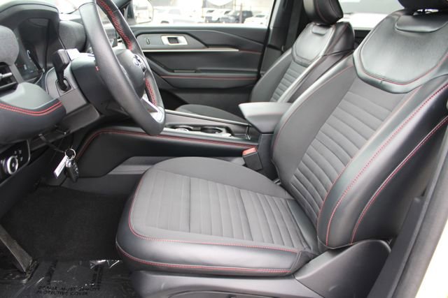 Used 2025 Ford Explorer ST-Line w/ Premium Package AWD/4WD image 34