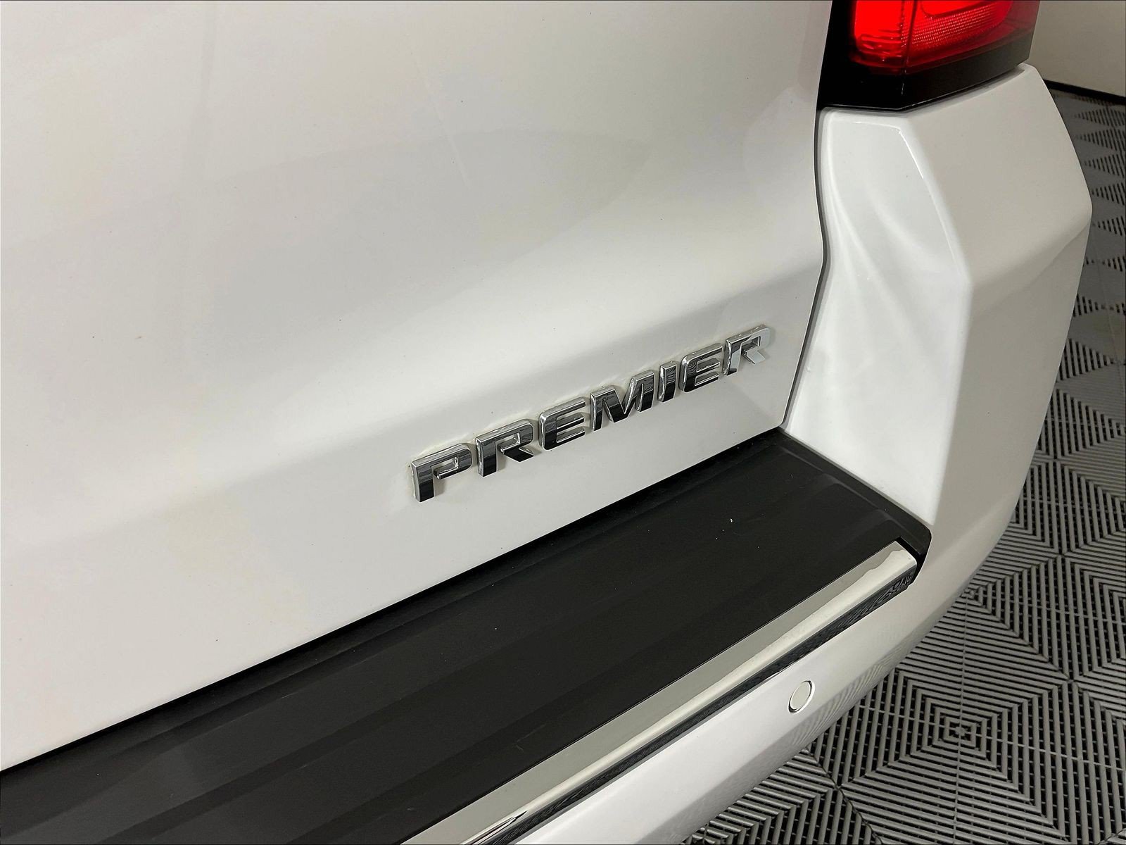 Used 2019 Chevrolet Tahoe Premier AWD/4WD image 24