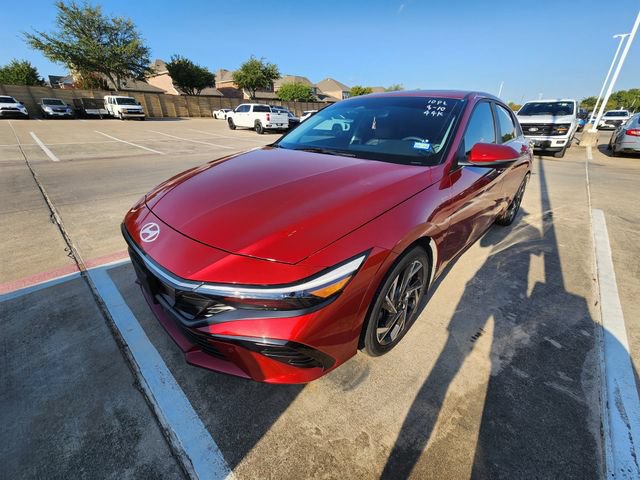 Used 2024 Hyundai Elantra Limited FWD image 3