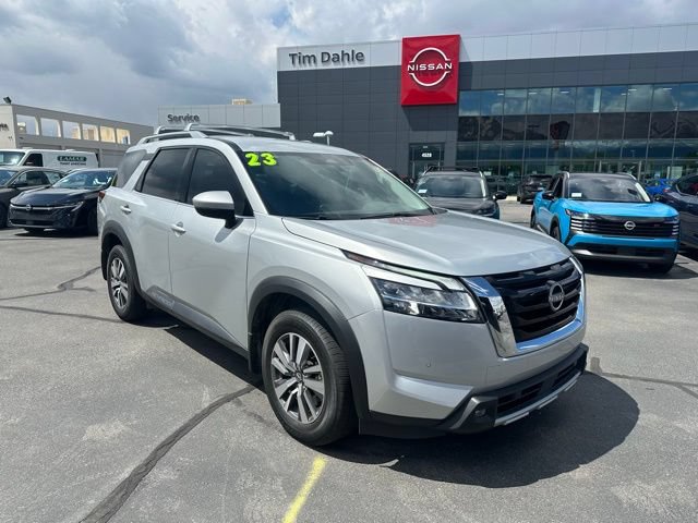 Used 2023 Nissan Pathfinder SL AWD/4WD video 1